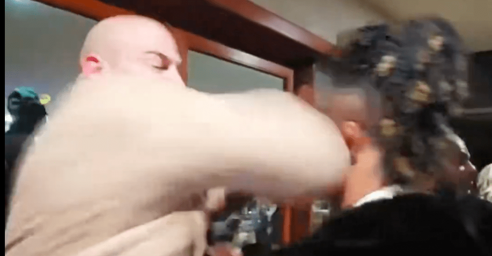 Video: Deen the Great recibe un codazo de un ex peleador de UFC en la fiesta de Rampage Jackson