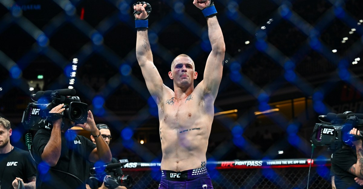 Ian Machado Garry le dispara a Islam Makhachev después de provocar la pelea por el título de UFC; El manager de Makhachev responde